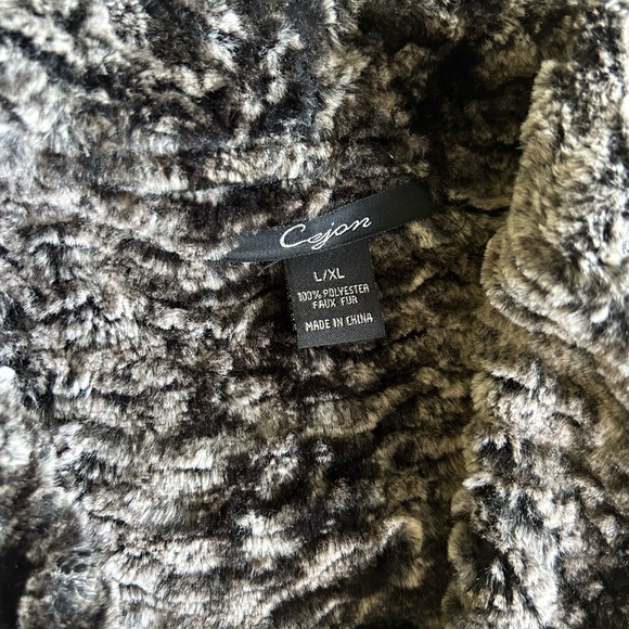 Faux Fur Suede Vest - Picture 2 of 3